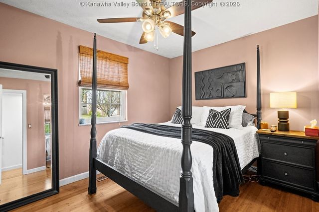 120 Sterling Drive, Hurricane, WV 25526