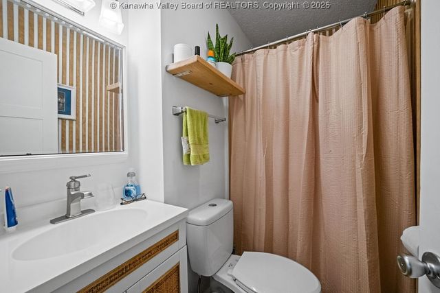 120 Sterling Drive, Hurricane, WV 25526