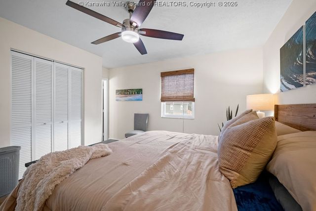 120 Sterling Drive, Hurricane, WV 25526