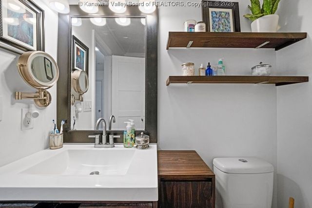 120 Sterling Drive, Hurricane, WV 25526