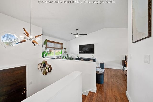 120 Sterling Drive, Hurricane, WV 25526