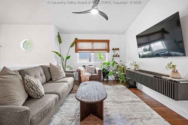 120 Sterling Drive, Hurricane, WV 25526