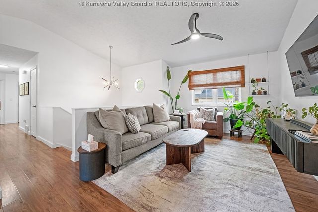 120 Sterling Drive, Hurricane, WV 25526