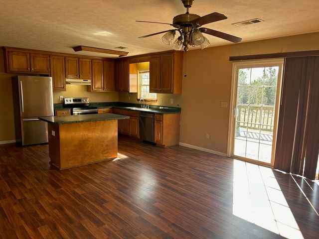 656 Bridle Path Lane, Box Springs, GA 31801