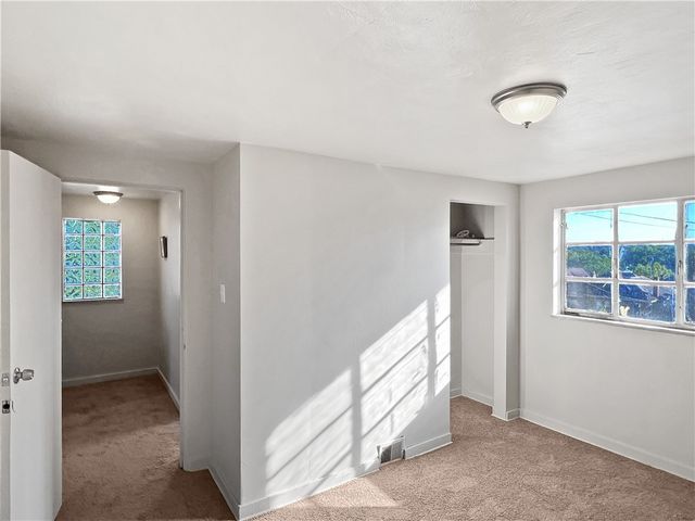 6444 Apple St, Lincoln Larimer, PA 15206