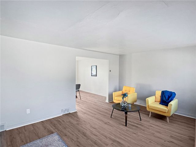 6444 Apple St, Lincoln Larimer, PA 15206