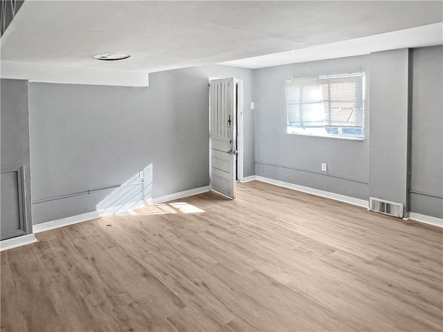 6444 Apple St, Lincoln Larimer, PA 15206