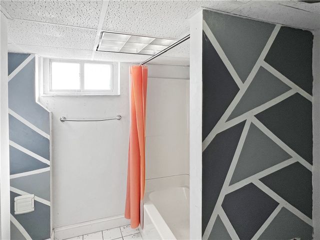 6444 Apple St, Lincoln Larimer, PA 15206