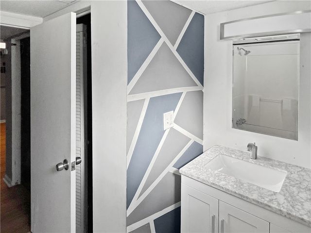 6444 Apple St, Lincoln Larimer, PA 15206