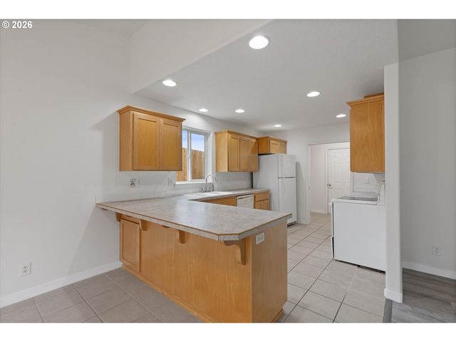 2445 Ne 47TH St, Lincoln City, OR 97367
