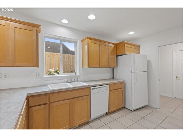 2445 Ne 47TH St, Lincoln City, OR 97367