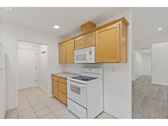 2445 Ne 47TH St, Lincoln City, OR 97367