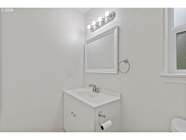 2445 Ne 47TH St, Lincoln City, OR 97367