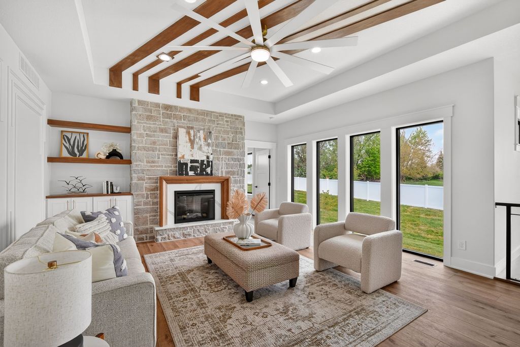 215 NW Woodmoor Drive, Waukee, IA 50263