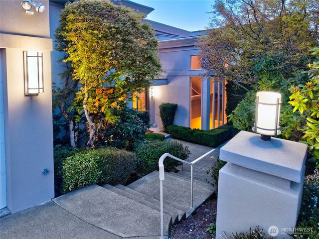 5511 154th Avenue SE, Bellevue, WA 98006