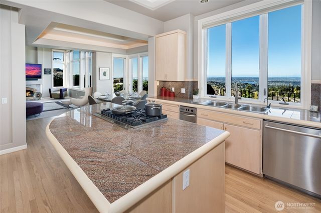 5511 154th Avenue SE, Bellevue, WA 98006