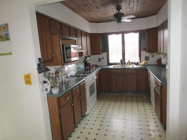 12616 Burton Road, Manitou Beach, MI 49253