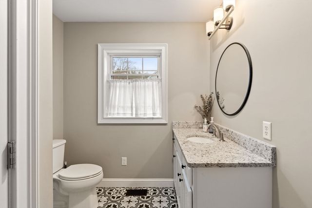 480 Boxford St, North Andover, MA 01845