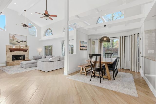 1986 Somerdale Cir, Roseville, CA 95661