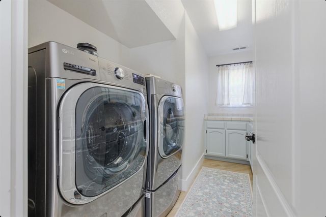 1986 Somerdale Cir, Roseville, CA 95661