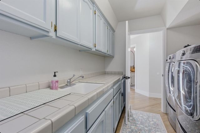 1986 Somerdale Cir, Roseville, CA 95661