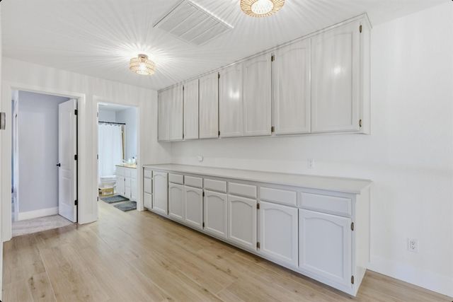 1986 Somerdale Cir, Roseville, CA 95661