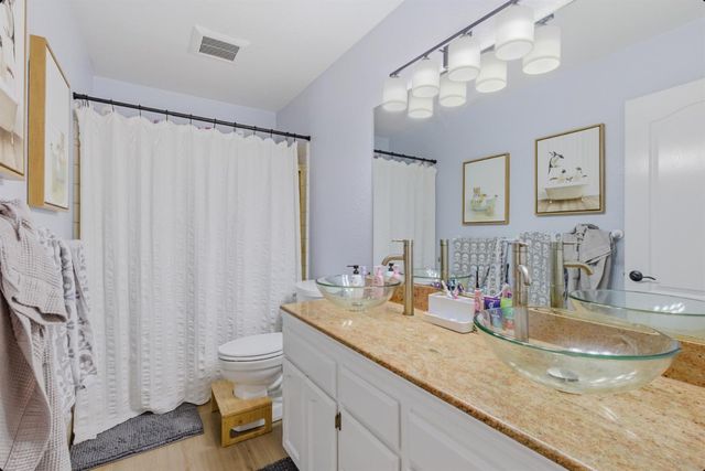 1986 Somerdale Cir, Roseville, CA 95661