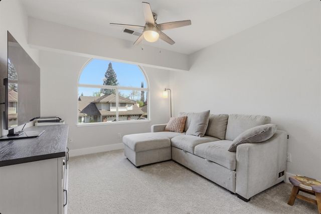 1986 Somerdale Cir, Roseville, CA 95661