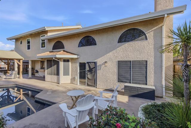 1986 Somerdale Cir, Roseville, CA 95661