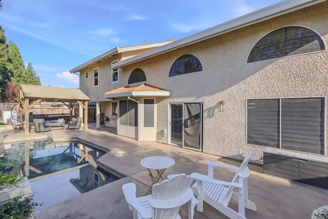 1986 Somerdale Cir, Roseville, CA 95661