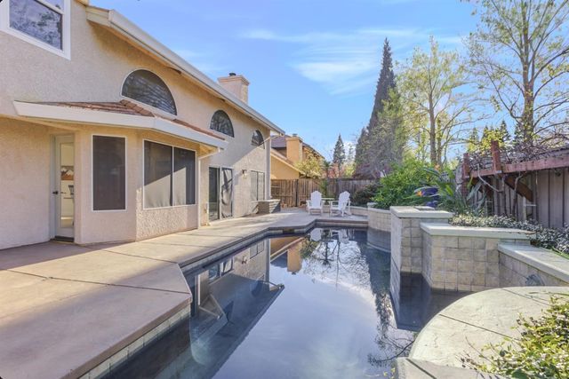 1986 Somerdale Cir, Roseville, CA 95661