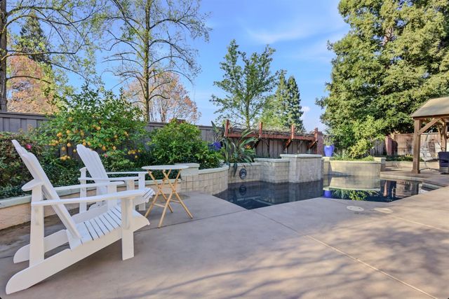 1986 Somerdale Cir, Roseville, CA 95661