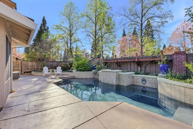 1986 Somerdale Cir, Roseville, CA 95661