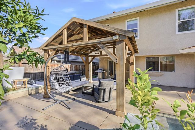 1986 Somerdale Cir, Roseville, CA 95661