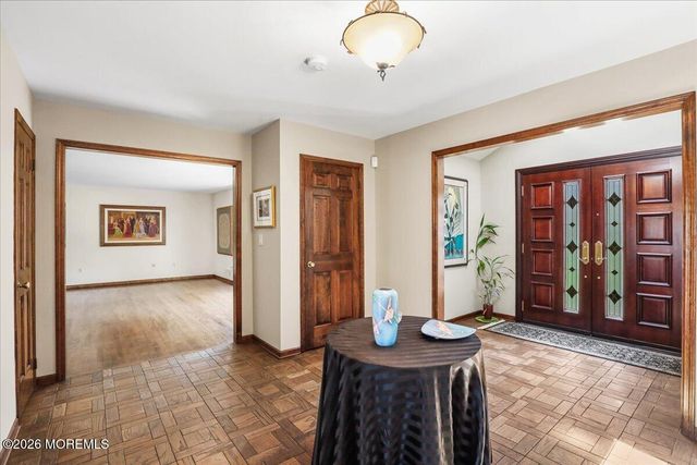 92 Fox Chase Court, Freehold, NJ 07728