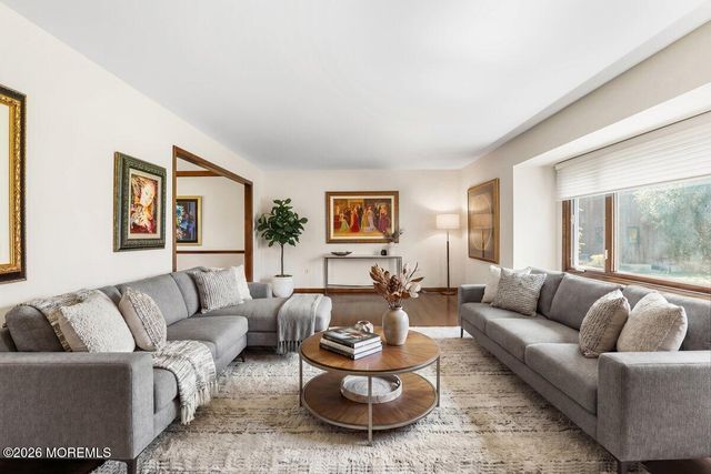 92 Fox Chase Court, Freehold, NJ 07728