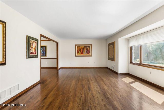 92 Fox Chase Court, Freehold, NJ 07728