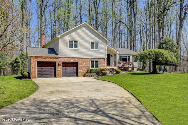 92 Fox Chase Court, Freehold, NJ 07728