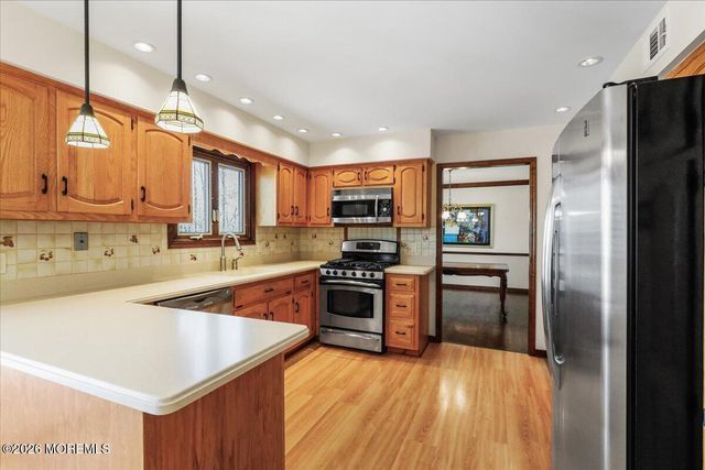 92 Fox Chase Court, Freehold, NJ 07728