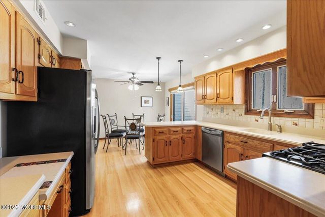 92 Fox Chase Court, Freehold, NJ 07728