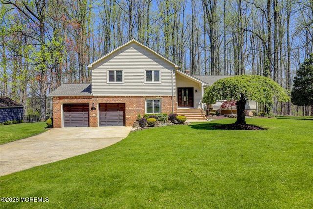 92 Fox Chase Court, Freehold, NJ 07728