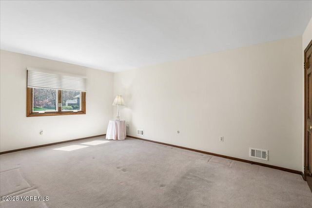 92 Fox Chase Court, Freehold, NJ 07728