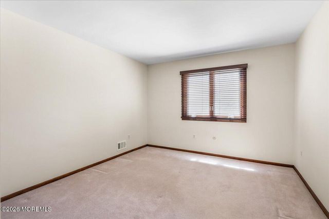 92 Fox Chase Court, Freehold, NJ 07728