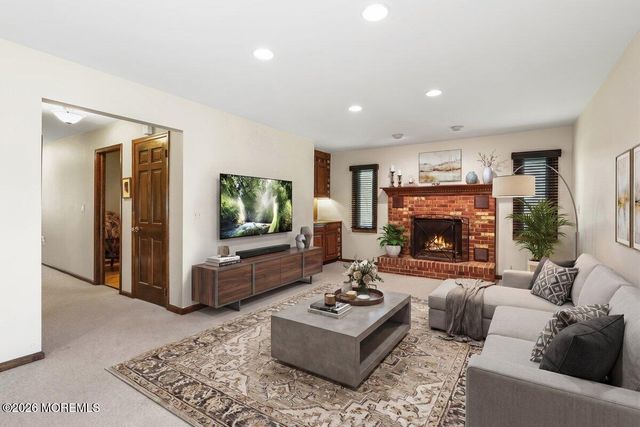 92 Fox Chase Court, Freehold, NJ 07728