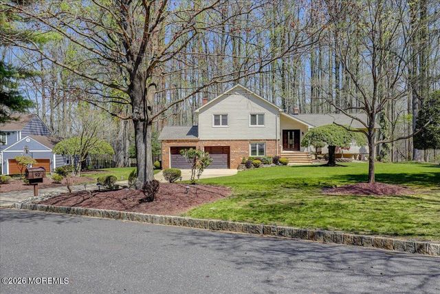 92 Fox Chase Court, Freehold, NJ 07728