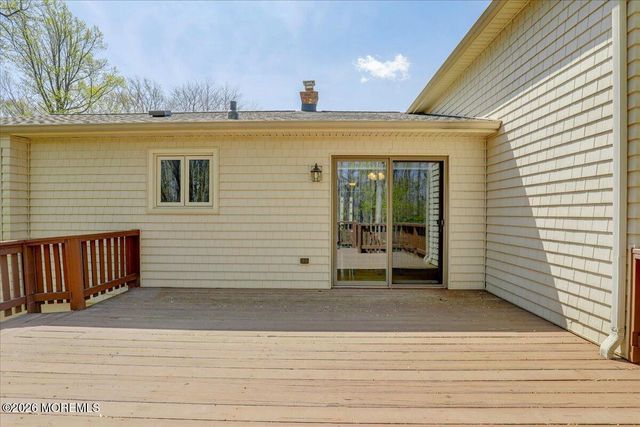 92 Fox Chase Court, Freehold, NJ 07728