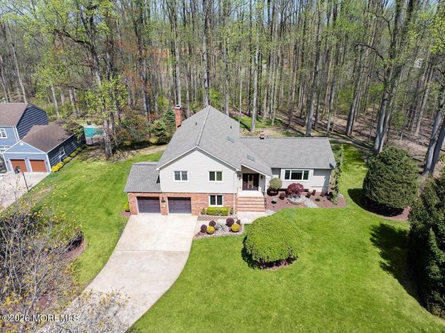 92 Fox Chase Court, Freehold, NJ 07728