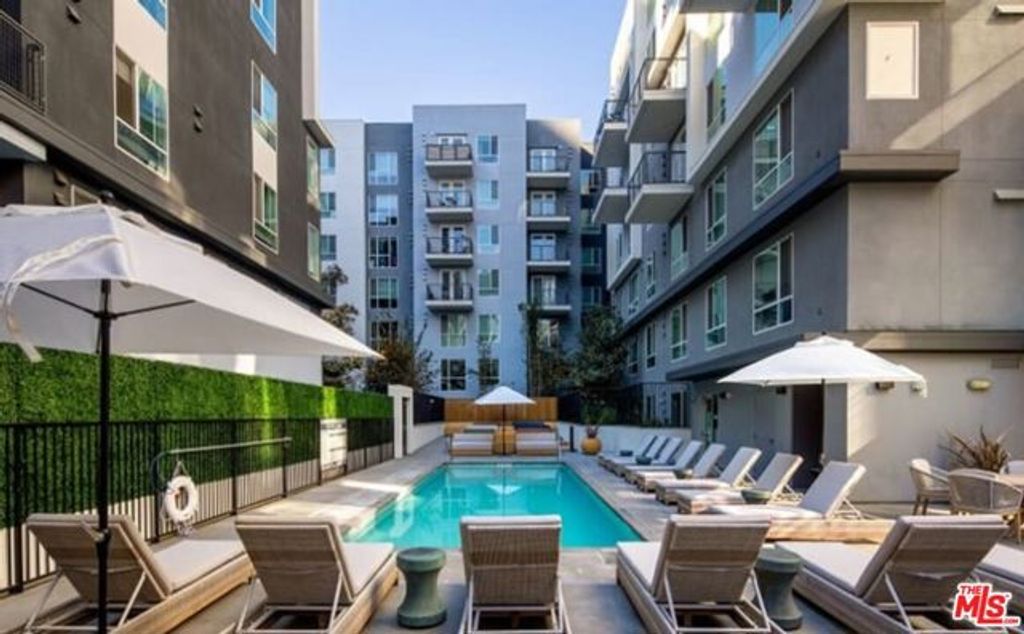 1120 W 6th Street 2519, Los Angeles, CA 90017