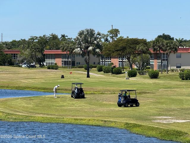 75 Royal Oak Court 204, Vero Beach, FL 32962