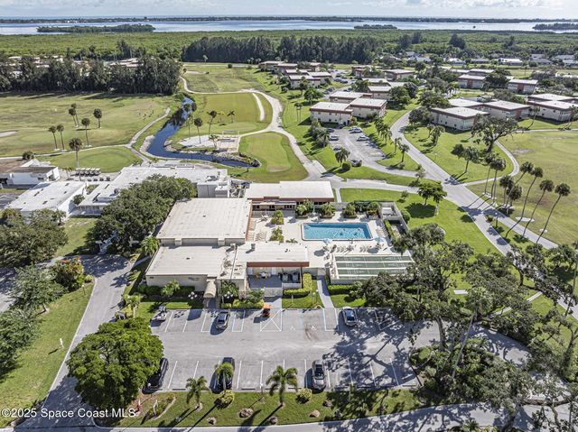75 Royal Oak Court 204, Vero Beach, FL 32962